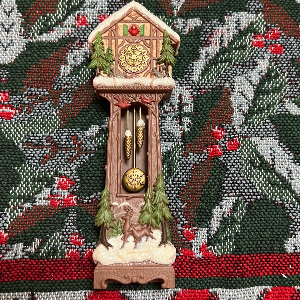Hallmark Santa’s Grandfather Clock 2014 Member Exclusive - Picture 6 of 12